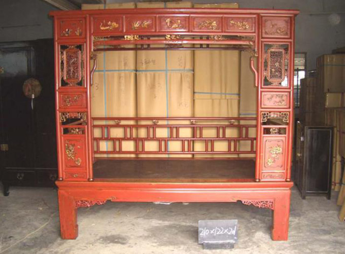 04 Antique Poster Bed 1